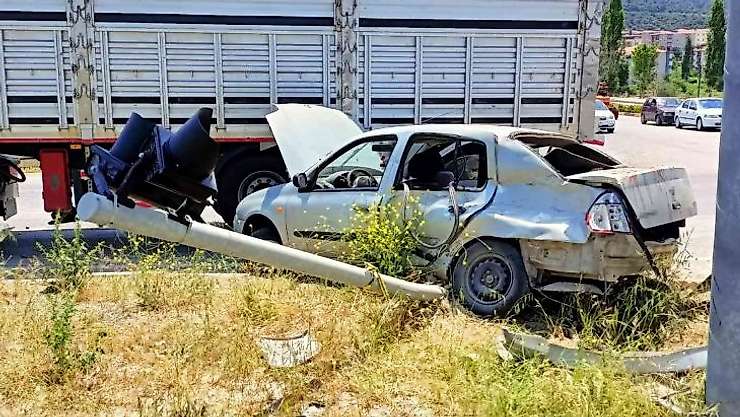 Manisa'da feci kaza: 2 ölü, 2 yaralı