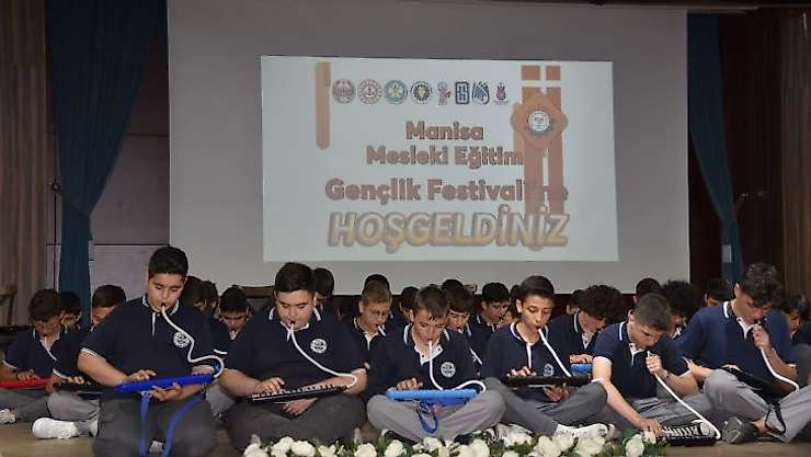 Manisa'da Mesleki Eğitim Gençlik Festivali düzenlendi