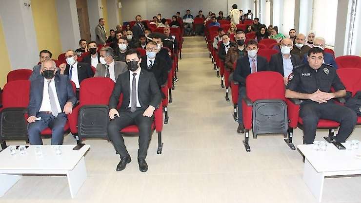 Manyas'ta bağımlılıkla mücadele çalıştayı yapıldı