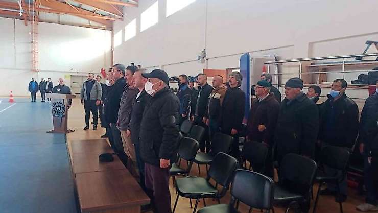 Minik güreşçiler kıran kırana güreşti