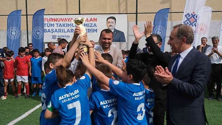 Minik kramponlarda şampiyon Burhan Erdayı