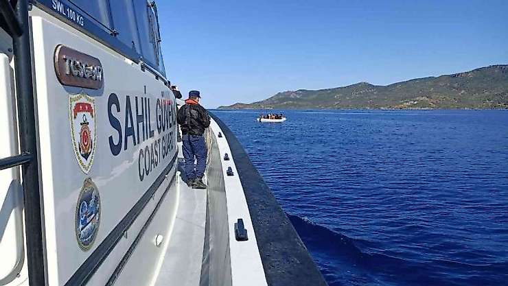 Mobil radar ile tespit edilen 25 göçmen kurtarıldı