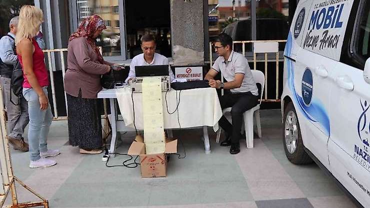 Nazilli Belediyesi'nin mobil vezne aracı vatandaşların hizmetine sunuldu