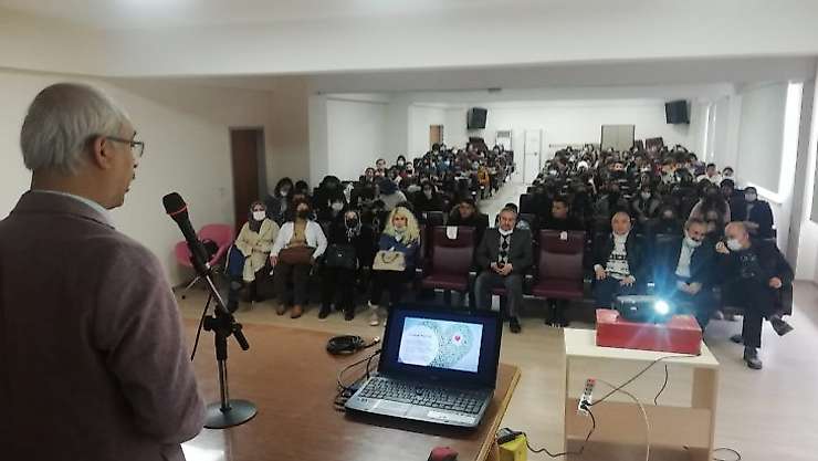 Prof. Dr. Fatih Satıl öğrencilere Şifalı Bitkileri anlattı