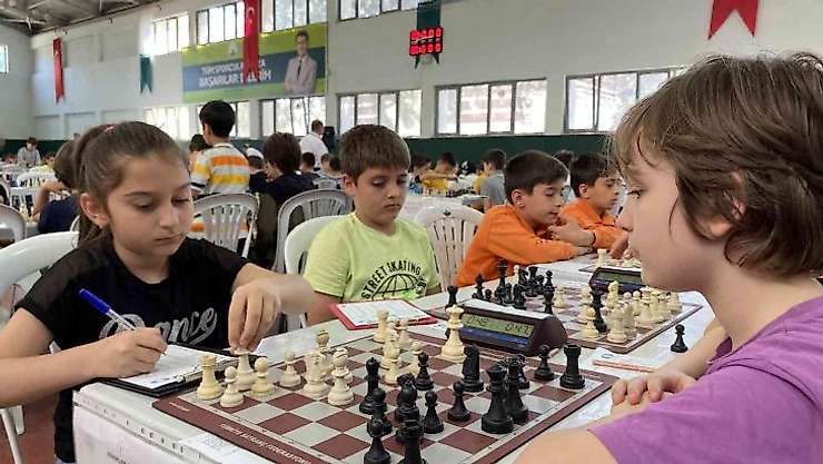 Satranç tutkunları Osmangazi'de buluştu