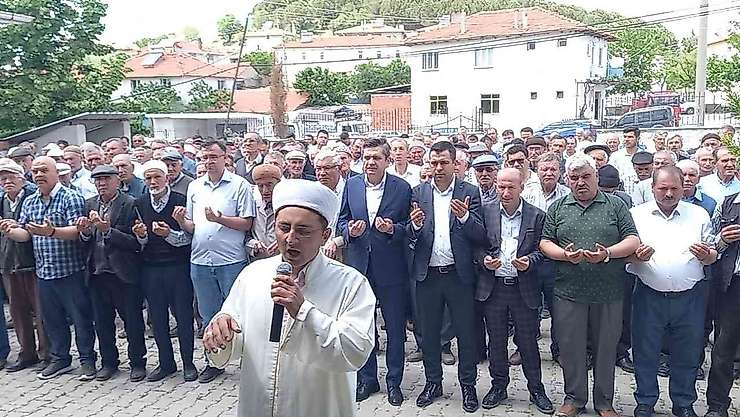 Selendi Pınarlar Mahallesi'nde yağmur duası yapıldı