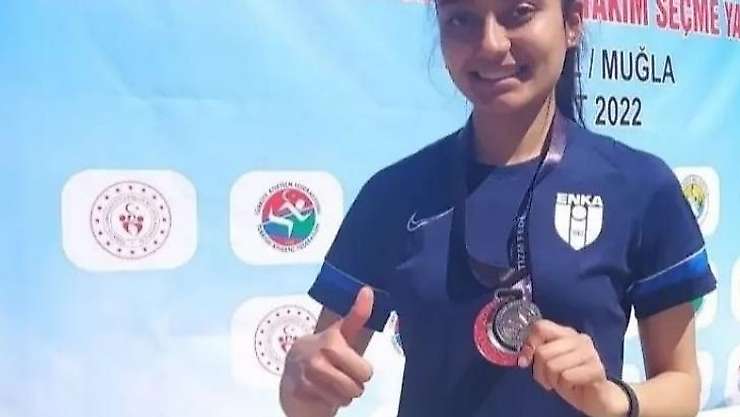 Simavlı milli atlet Sıla Ata, Balkan Şampiyonu oldu