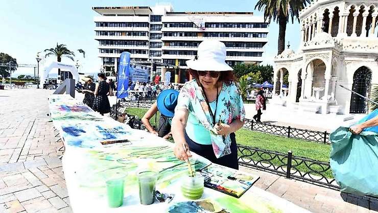 Suluboya Festivali İzmir'e renk kattı