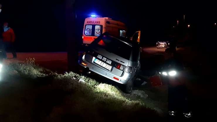 Tabelaya çarpan sürücü hayatını kaybetti