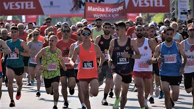 Uluslararası Vestel Manisa Yarı Maratonu renkli görüntülere sahne oldu
