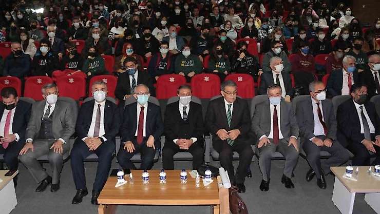 Yunus Emre ve Mehmet Akif Ersoy panelle anıldı