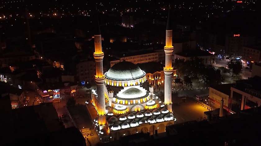 Türkiye’nin ilk asansörlü camisi Ramazan ayına hazır