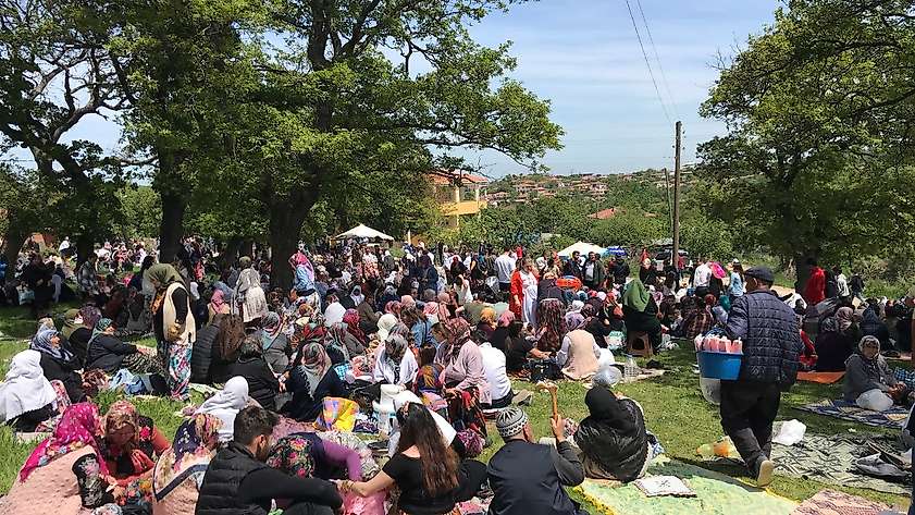 Çanakkale’de Aşıklar Sokağı’nda gençler kısmetini aradı