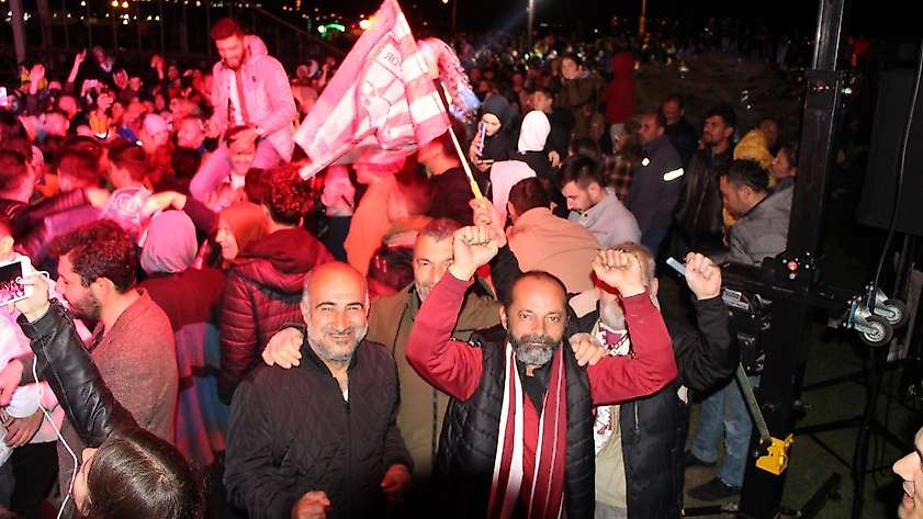 1965 meşale aynı anda yandı