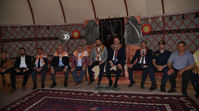 Sındırgı’da sınırları aşan Atlı Okçuluk yarışması