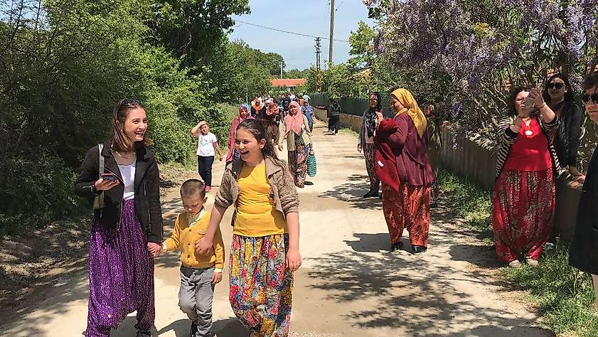 Çanakkale’de Aşıklar Sokağı’nda gençler kısmetini aradı