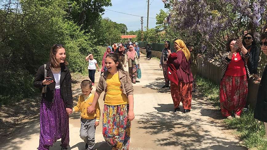 Çanakkale’de Aşıklar Sokağı’nda gençler kısmetini aradı